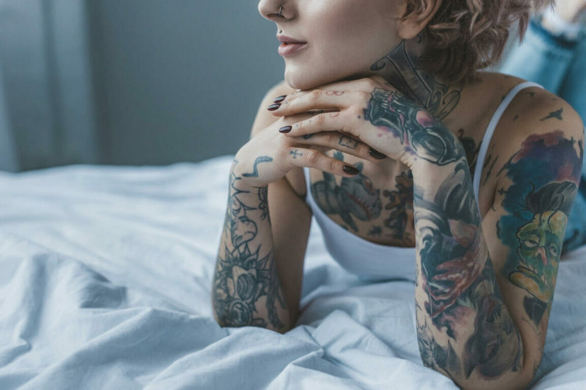 Tatuaż, jego historia i społeczno-kulturowe znaczenie, czyli kiedy rysunek na skórze przestaje być tylko ozdobą 1gentlewoman - Tatuaż, jego historia i społeczno-kulturowe znaczenie, czyli kiedy rysunek na skórze przestaje być tylko ozdobą
