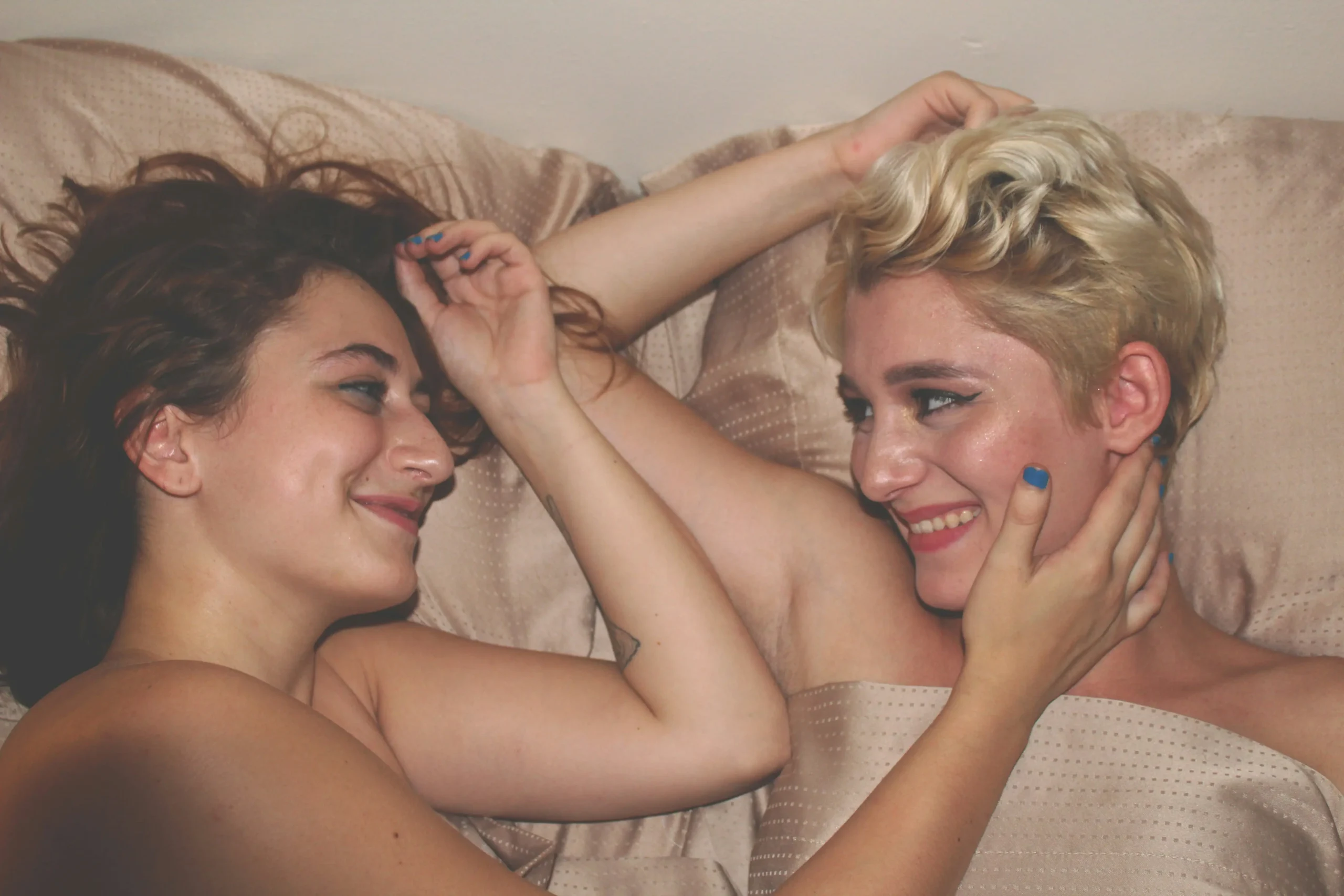Swingers from behind the scenes: a look at the subculture of partner swapping 1gentlewoman - Swingers - Behind the scenes of the world of swingers
