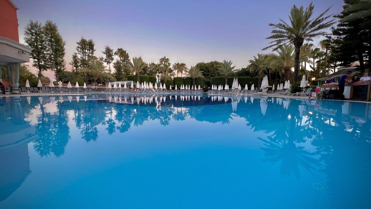 Jak zaplanować wakacje z dziećmi w Turcji - INSULA Resort & Spa w Konakli | ALANYA 1gentlewoman - Basen w Insula Hotel