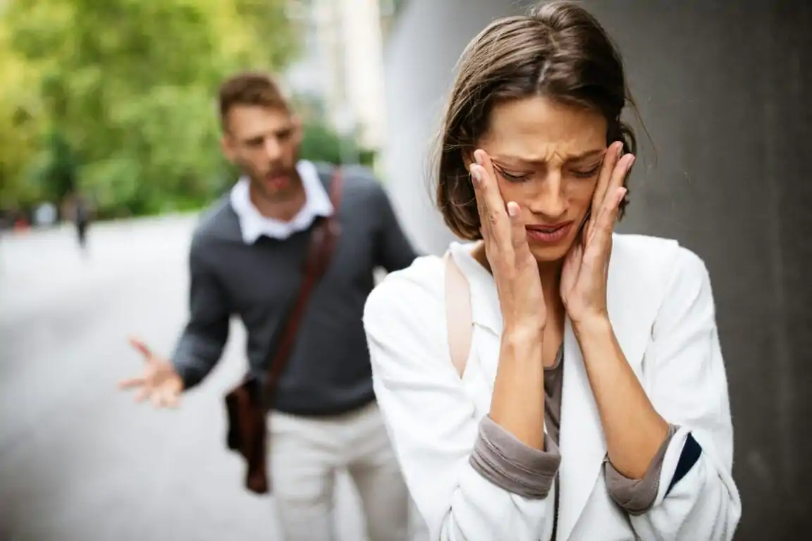 After betrayal: how to rebuild a relationship without drama, but with a touch of madness? 1gentlewoman - Stages after betrayal - The impact of betrayal on the relationship
