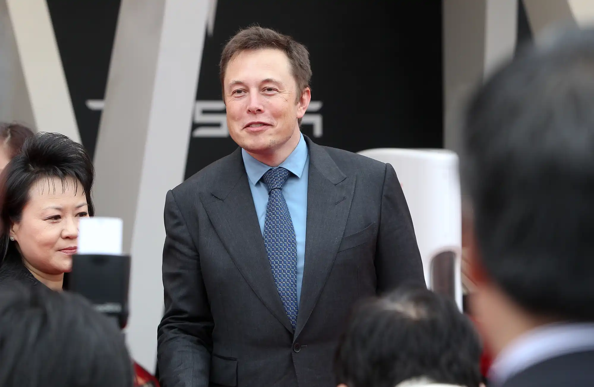Elon Musk claims Neuralink chip will cure tinnitus in 5 years 1gentlewoman - Elon Musk